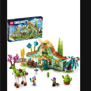 LEGO DreamZzz Enchanted Cottage Set - Green and Orange